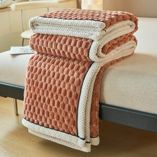 LuxeHaven – Kuscheldecke aus Schafwoll-Flauschstoff