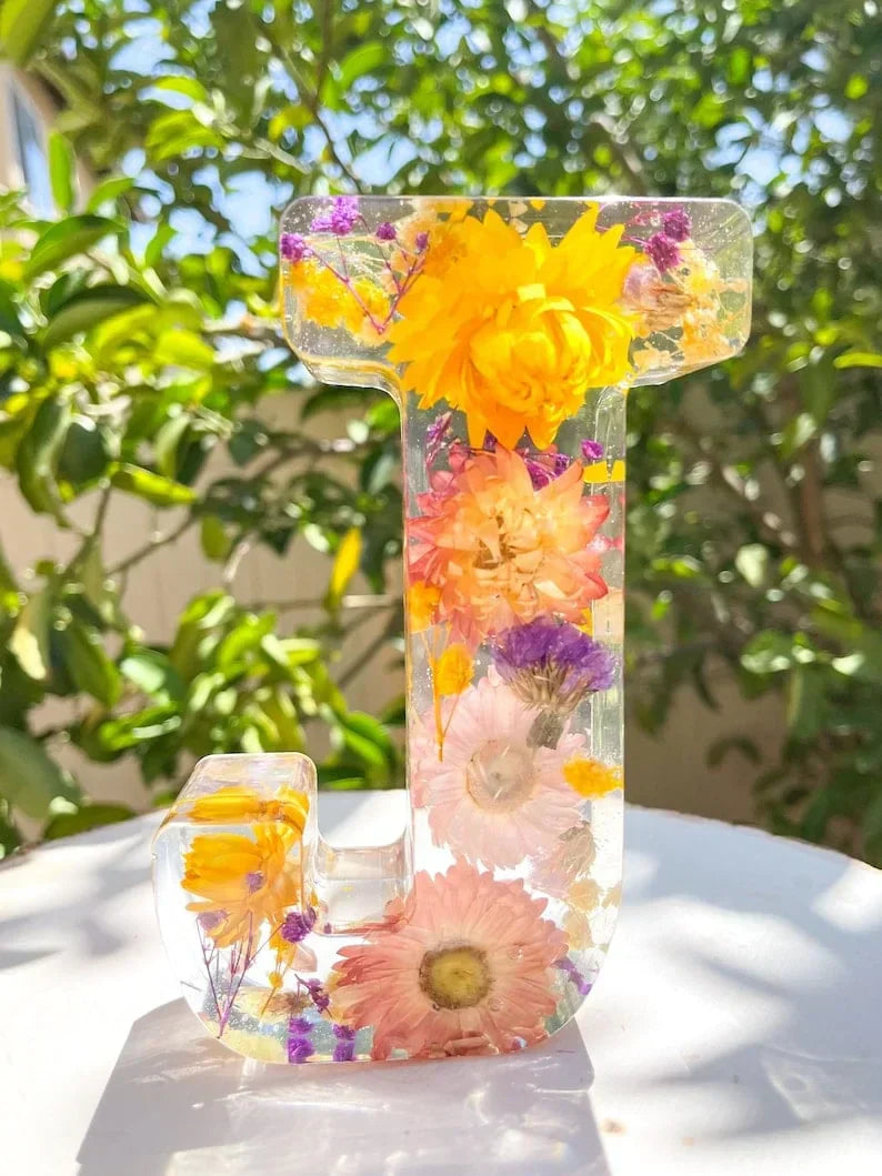 FloraShine – Handgefertigte Blumen-Harz-Nachtlampe
