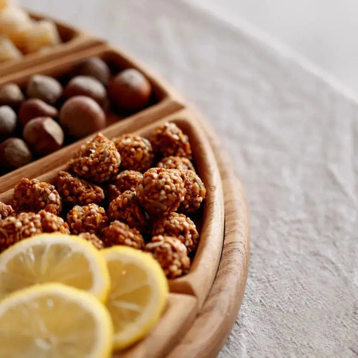Holz-Serviertablett mit Fächern für Snacks & Vorspeisen