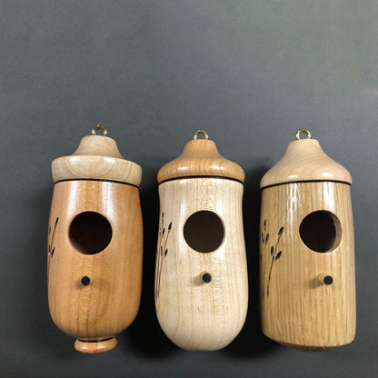 NestNatur™ – Handgefertigtes Kolibrihaus aus Holz