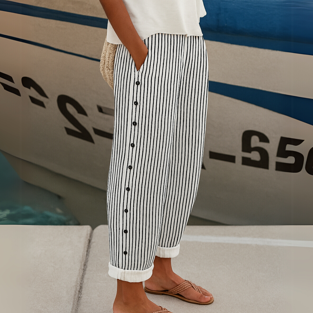 Caitlin™ | Elegante Sommerhose mit Streifen & edlen Knopfdetails