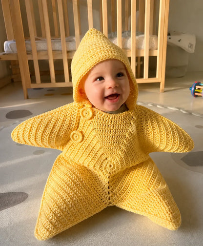 CozyNook™ | Gehäkelte Babydecke mit Kapuze im Stern-Design
