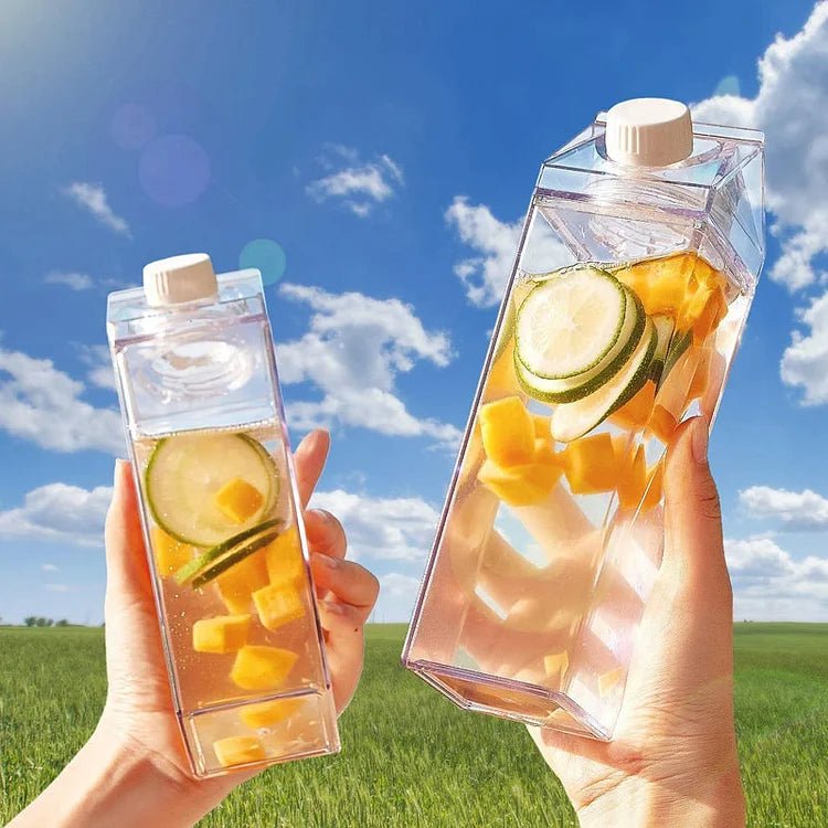 HydraCube — Auslaufsichere, quadratische Trinkflasche im Milchkarton-Design