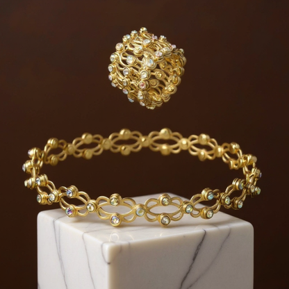 Faltbarer Schmuckaufsatz: Ring zum Armband