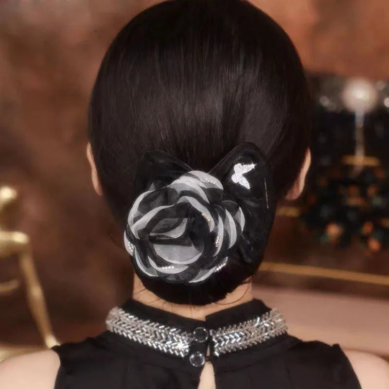 PetalTwist Einfacher Haarknoten-Former mit dekorativem Blumenanhänger