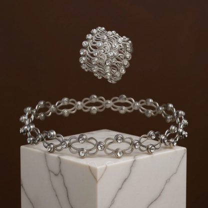 Faltbarer Schmuckaufsatz: Ring zum Armband