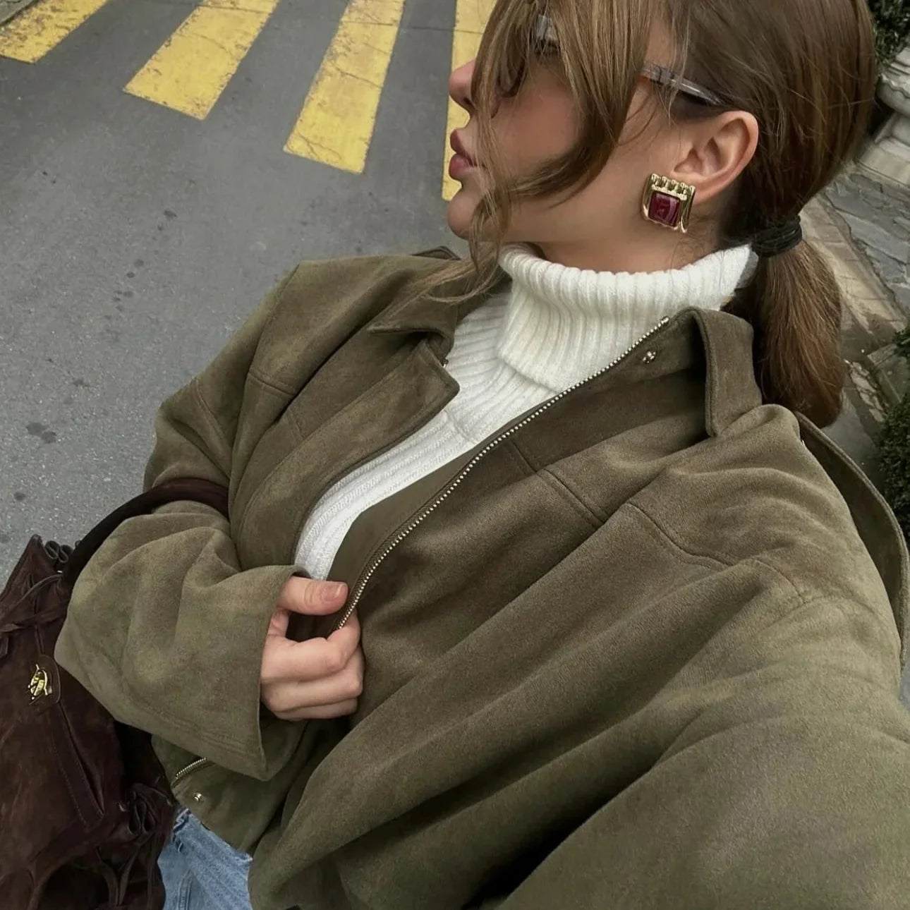 Luxuriöse khakifarbene Oversize Wildlederjacke