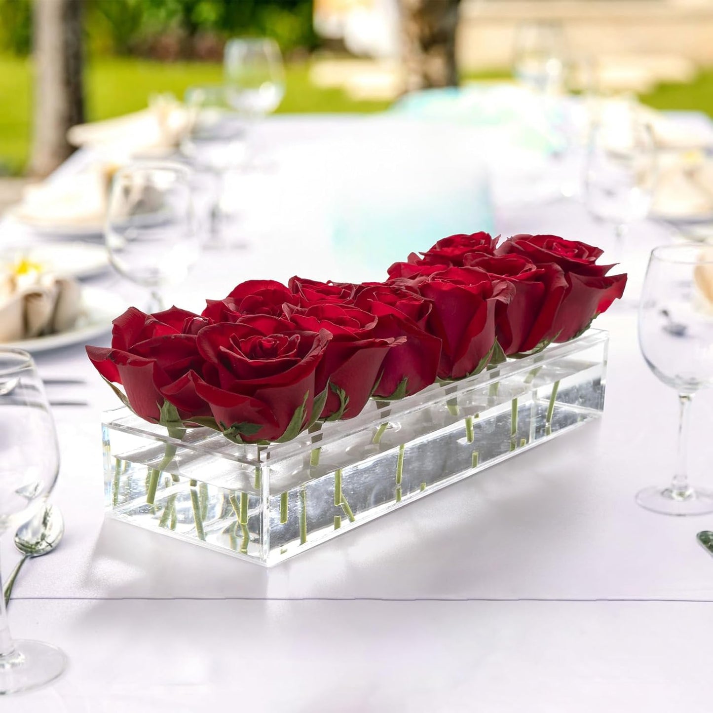 Klarer schwebender Blumenstraußhalter für Blumenarrangements auf dem Tisch