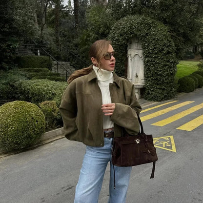 Luxuriöse khakifarbene Oversize Wildlederjacke