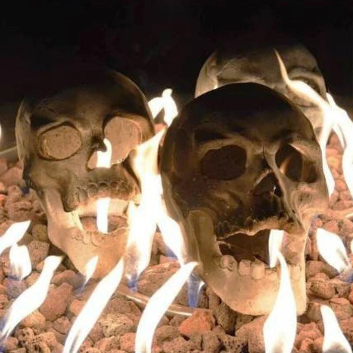 BoneChill — Dekoratives Feuerstelen-Schädel-Set für den Außenbereich