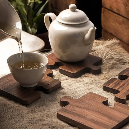 Alderon – Puzzle-Untersetzer aus Walnussholz
