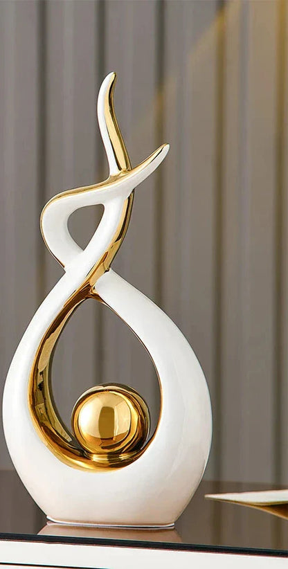LuxeForm – Abstrakte Keramikskulptur mit Goldakzent