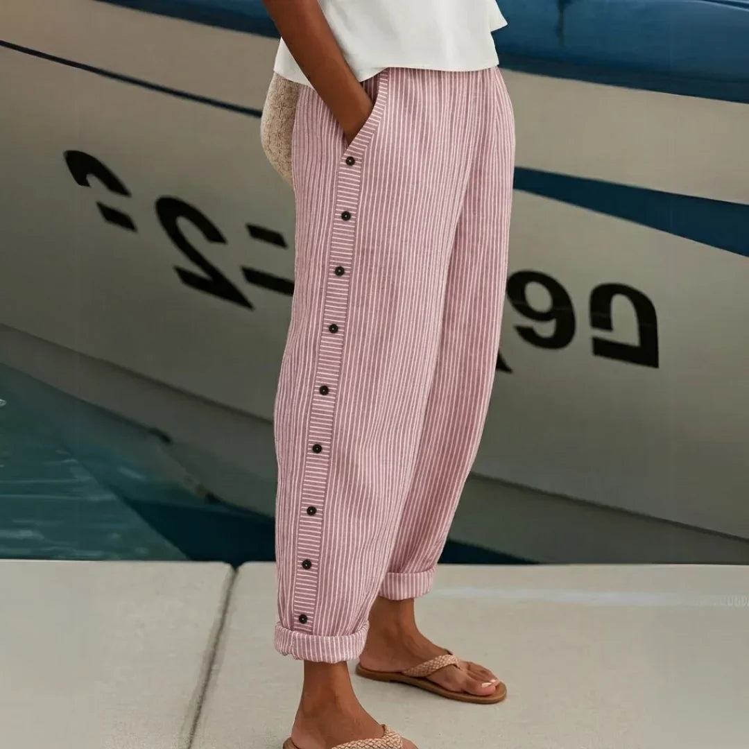 Caitlin™ | Elegante Sommerhose mit Streifen & edlen Knopfdetails