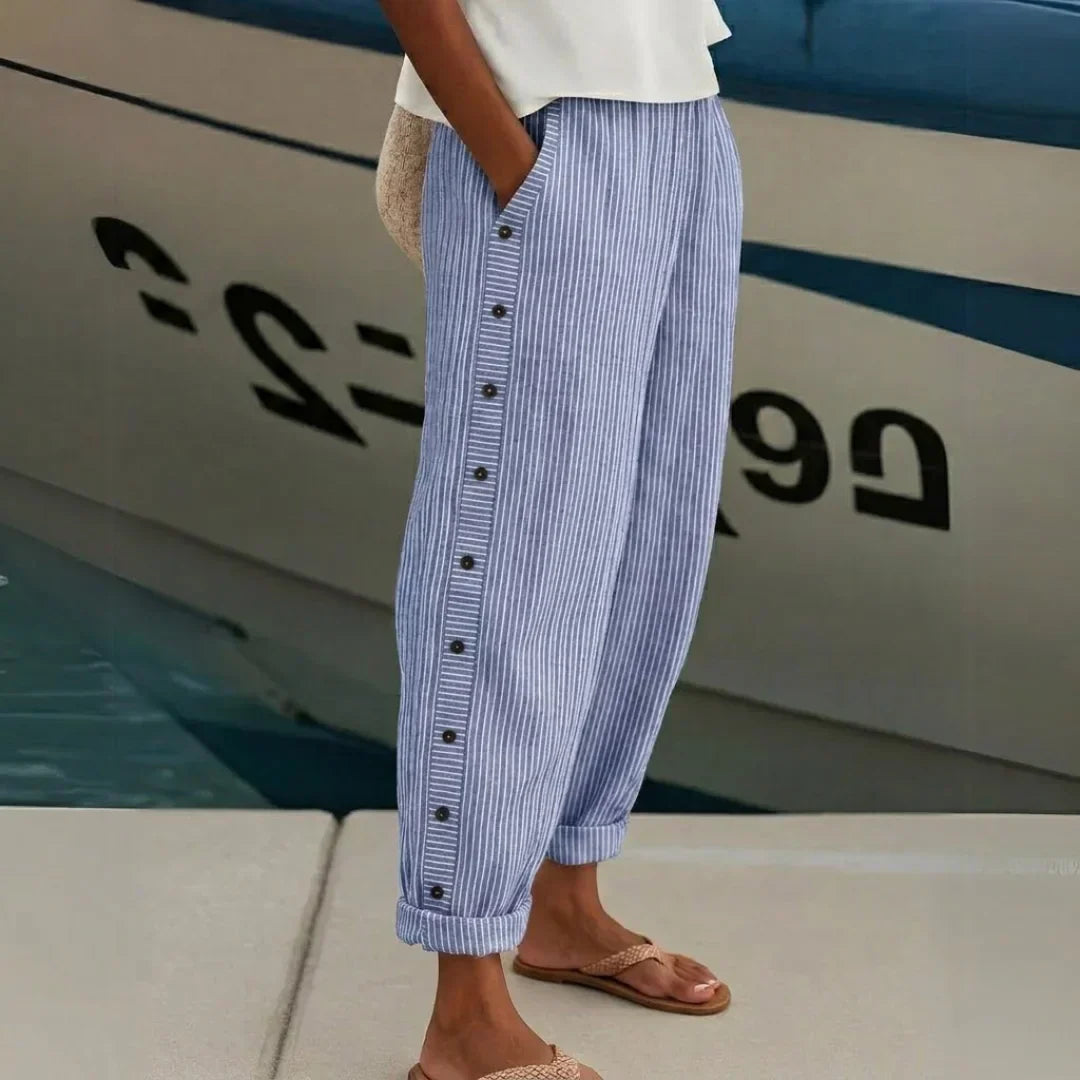 Caitlin™ | Elegante Sommerhose mit Streifen & edlen Knopfdetails