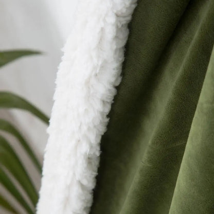 CloudLuxe™ | Doppellagige Kuscheldecke mit weichem Plüschfutter