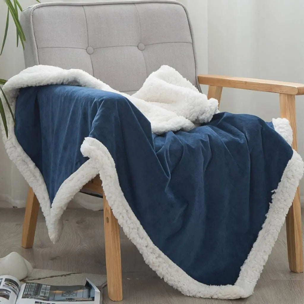 CloudLuxe™ | Doppellagige Kuscheldecke mit weichem Plüschfutter
