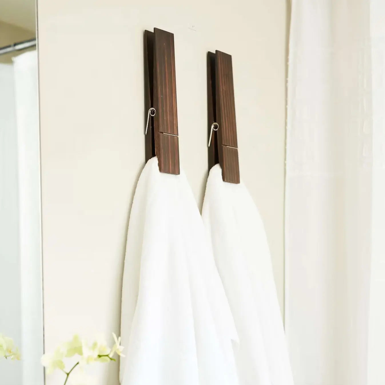 GiantClip – Handtuchhalter aus Holz zur Wandmontage