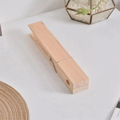 GiantClip – Handtuchhalter aus Holz zur Wandmontage