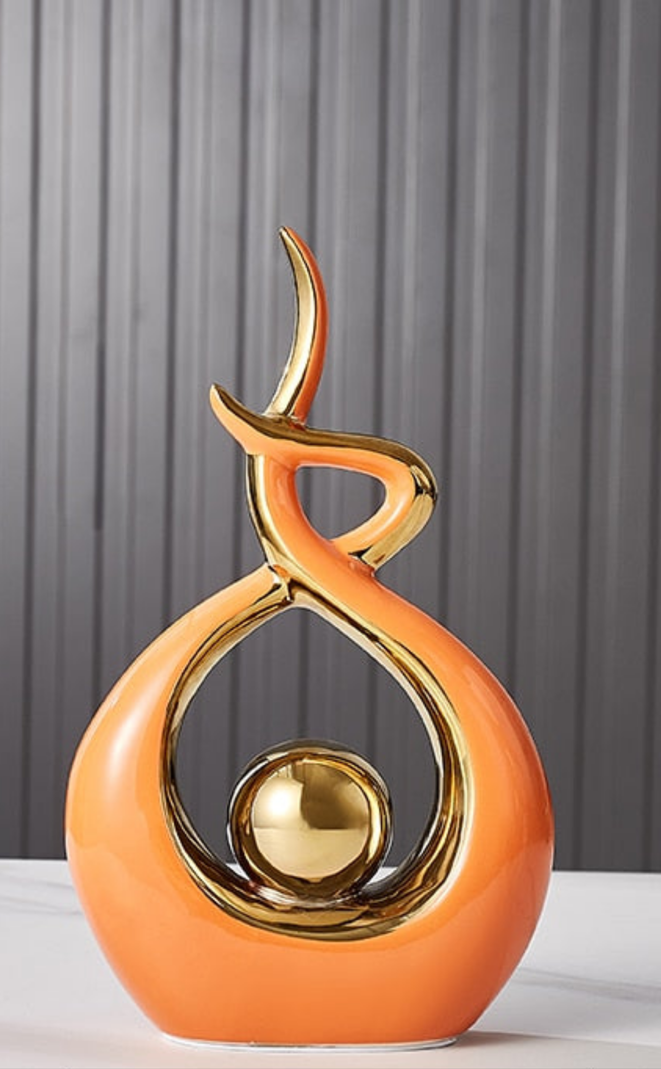 LuxeForm – Abstrakte Keramikskulptur mit Goldakzent