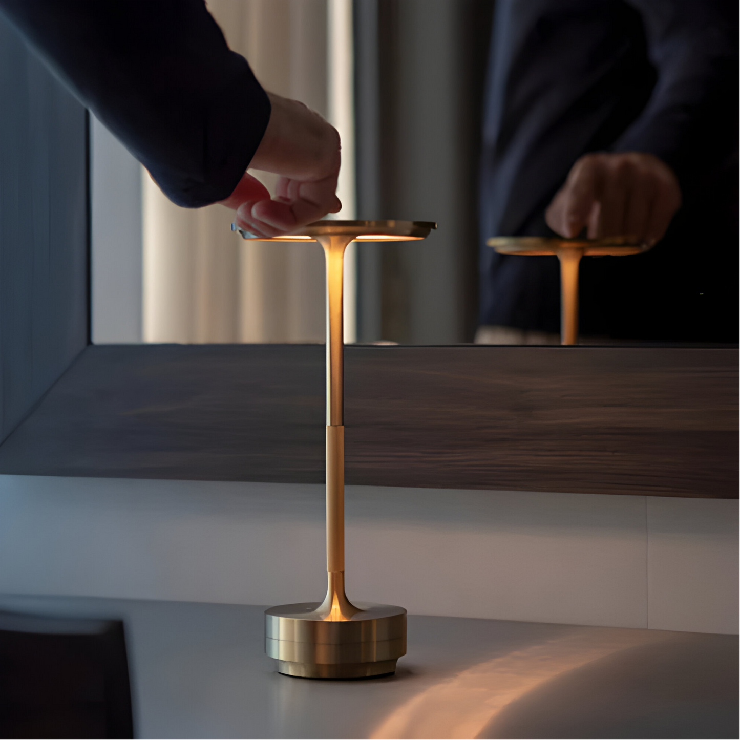 GlowLite – Kabellose LED-Tischlampe mit Berührungsdimmung