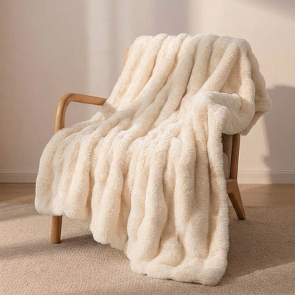 WarmNest™ Decke aus Kunstkaninchenfell