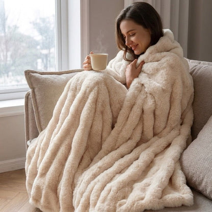 WarmNest™ Decke aus Kunstkaninchenfell
