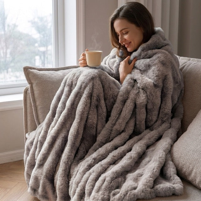 WarmNest™ Decke aus Kunstkaninchenfell