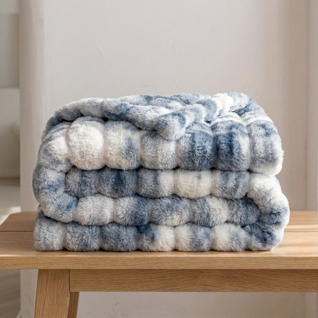 WarmNest™ Decke aus Kunstkaninchenfell