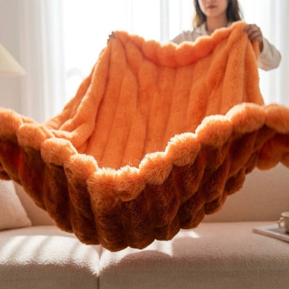 WarmNest™ Decke aus Kunstkaninchenfell