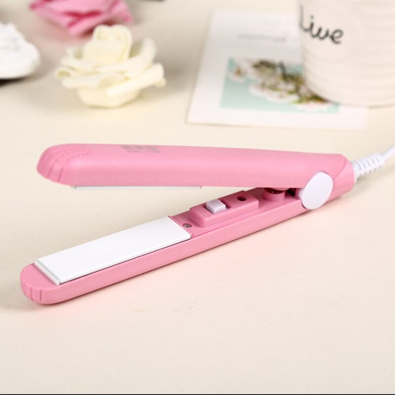 Twirly – Mini-Haarlockenstab & Glätteisen für Reisen & schnelle Auffrischungen