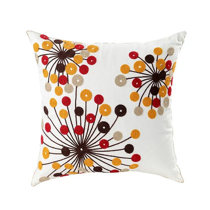 BloomLinen – Bestickter Kissenbezug mit Blumenmuster