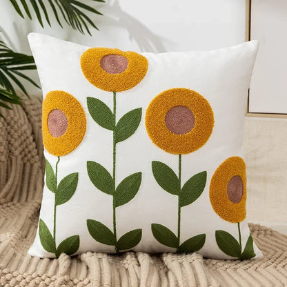 BloomLinen – Bestickter Kissenbezug mit Blumenmuster