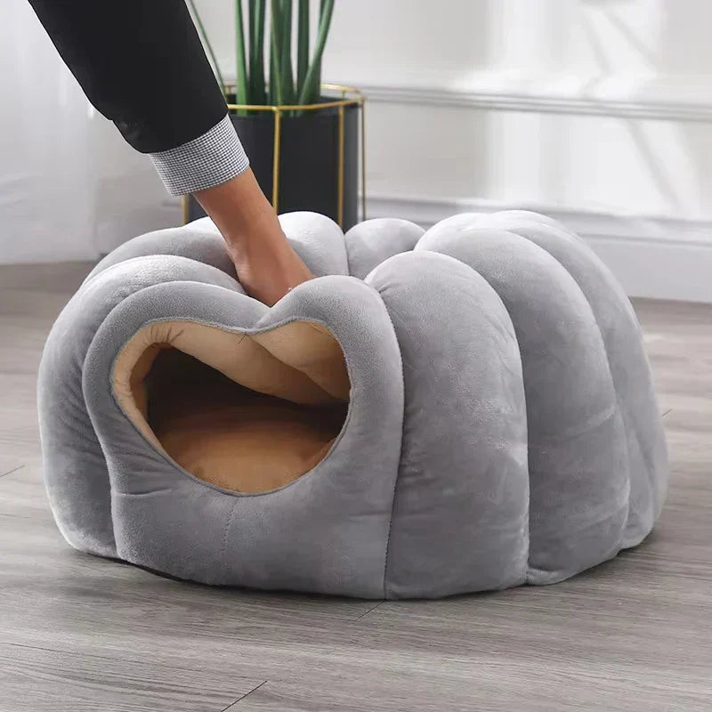 CozyPaws™ | Warmes geschlossenes Katzenbett für kalte Tage