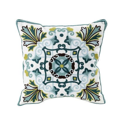 BloomLinen – Bestickter Kissenbezug mit Blumenmuster