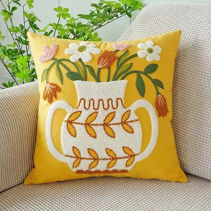 BloomLinen – Bestickter Kissenbezug mit Blumenmuster