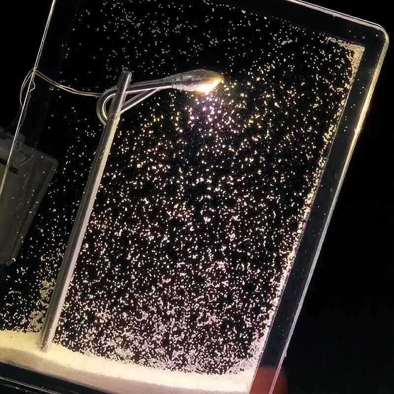 WinterGlow™ – Magische LED-Lampe mit Schneeeffekt für die perfekte Winterstimmung