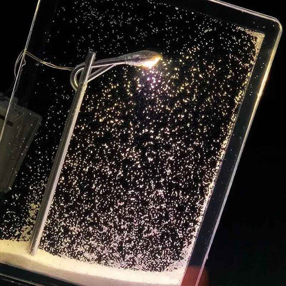 WinterGlow™ – Magische LED-Lampe mit Schneeeffekt für die perfekte Winterstimmung