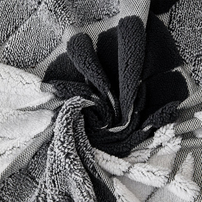 LeafPlush™ | Kuschelweiche Sofadecke mit elegantem Blattmuster – Für gemütliche Stunden & ein stilvolles Zuhause!