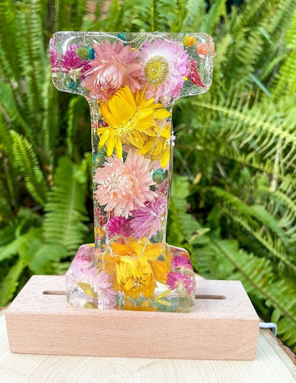 BloomLetter – Personalisierte Blumenharz-Buchstabenlampe