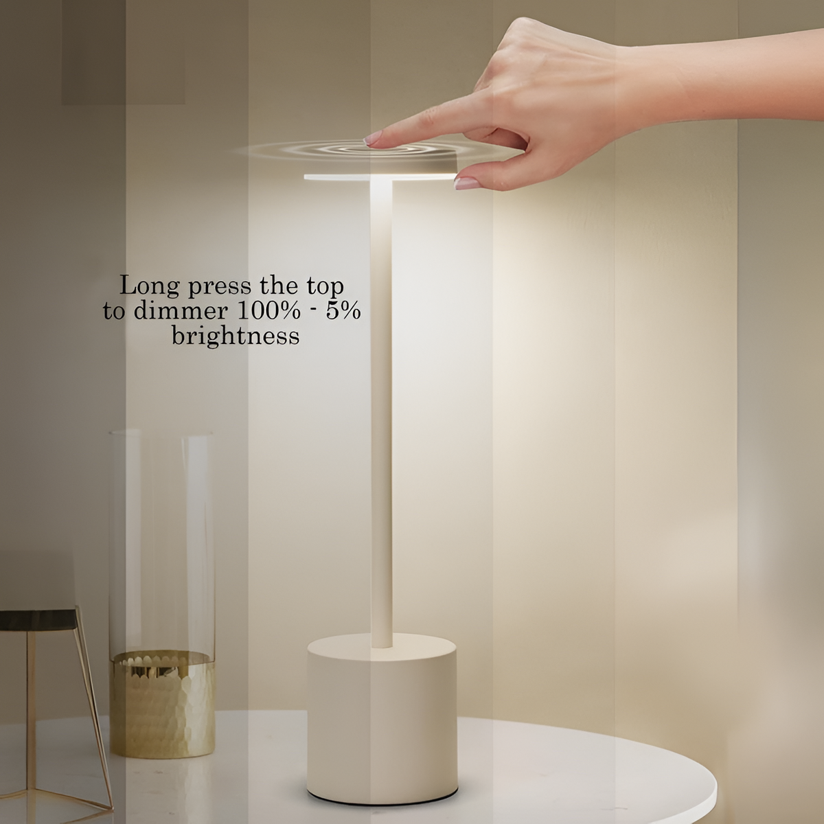 Auralis™ – Minimalistische, dimmbare und wiederaufladbare LED-Tischleuchte