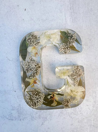 BloomLetter – Personalisierte Blumenharz-Buchstabenlampe