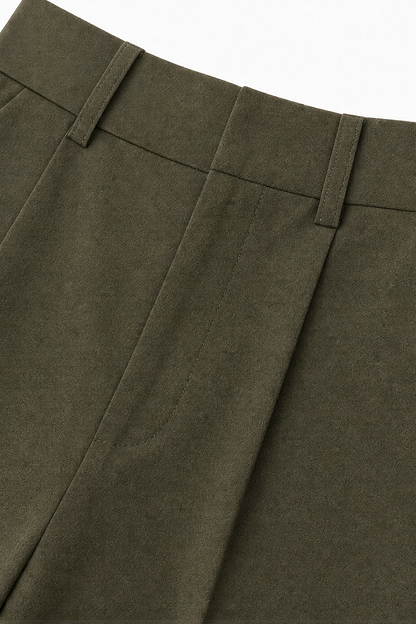 Straightline™ – Elegante High-Waist-Hose mit weitem Bein
