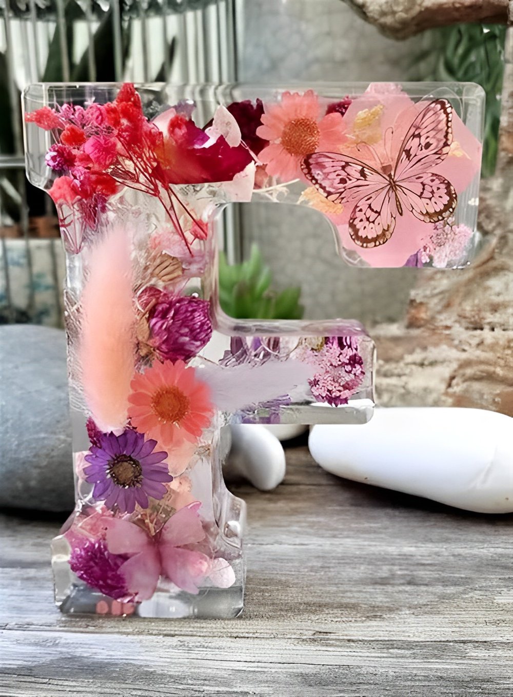 BloomLetter – Personalisierte Blumenharz-Buchstabenlampe