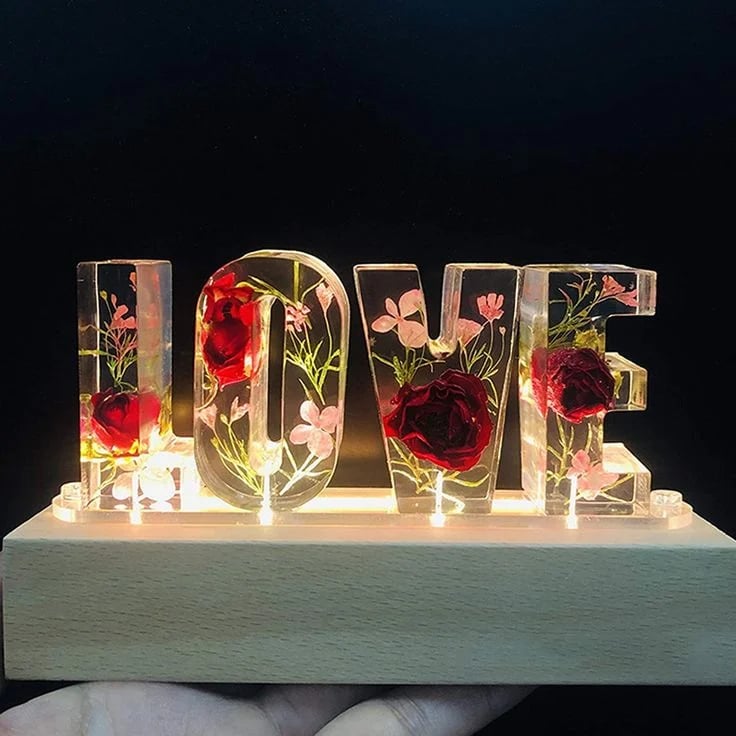 BloomLetter – Personalisierte Blumenharz-Buchstabenlampe