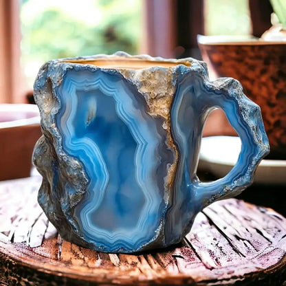 CrystalHaven – handgefertigt wirkender Kaffeebecher mit strukturierter Oberfläche