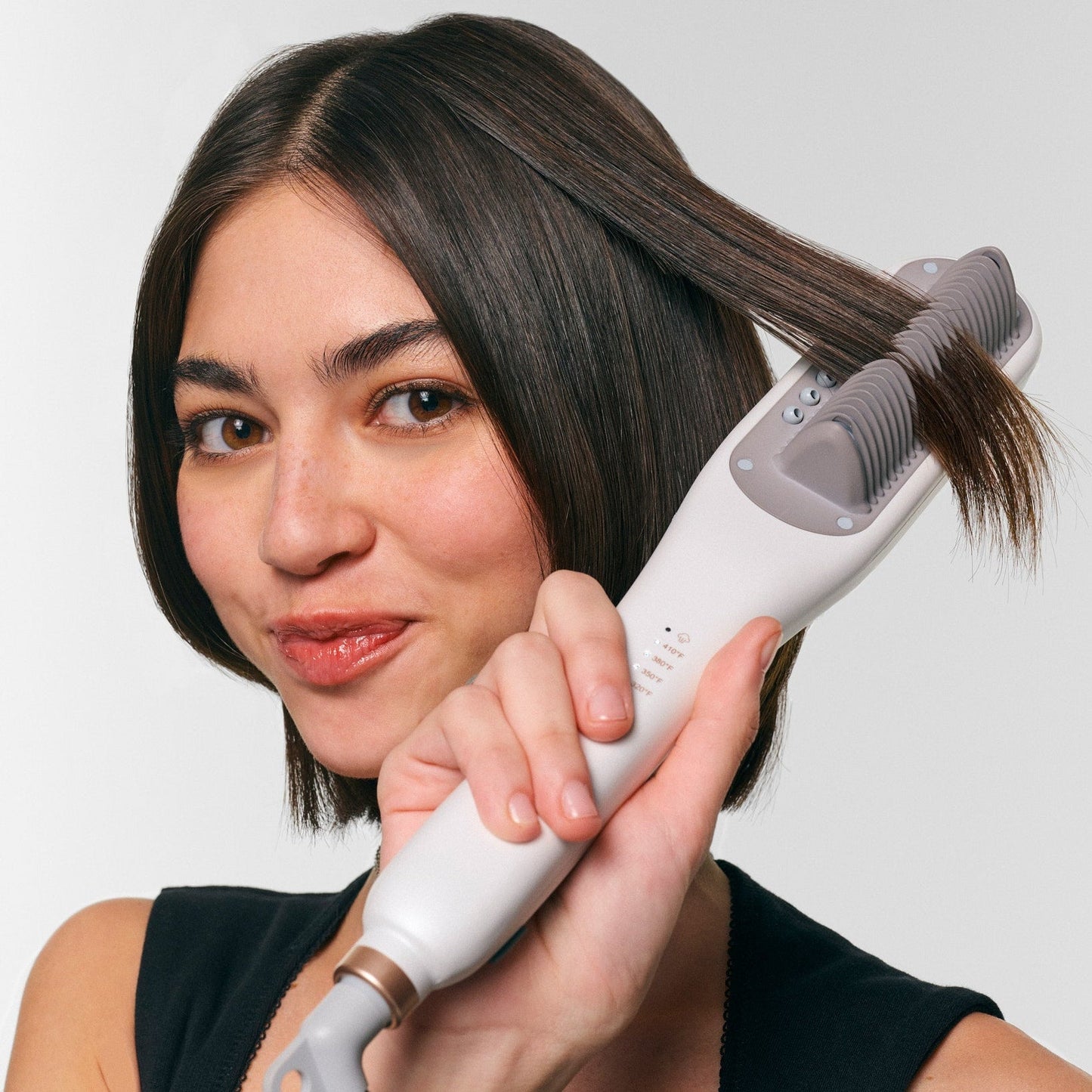 Dampf-Glättbürste für glattes Haar und weniger Frizz beim Styling