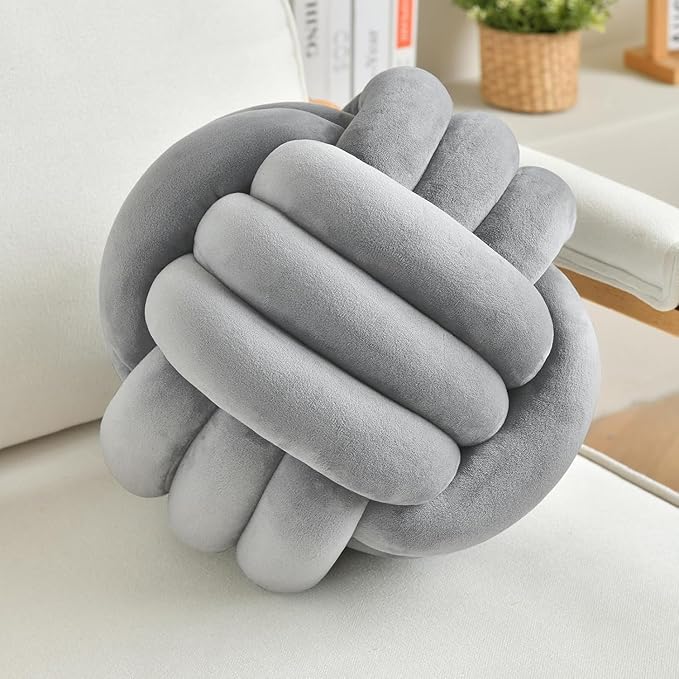 Velvet Cozy Knot Pillow – Handgemachtes Design-Dekokissen (11 Zoll)