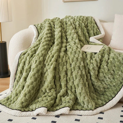 LuxeHaven – Kuscheldecke aus Schafwoll-Flauschstoff
