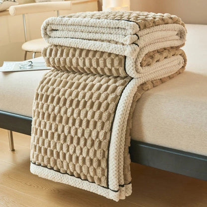 LuxeHaven – Kuscheldecke aus Schafwoll-Flauschstoff