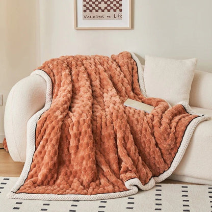 LuxeHaven – Kuscheldecke aus Schafwoll-Flauschstoff